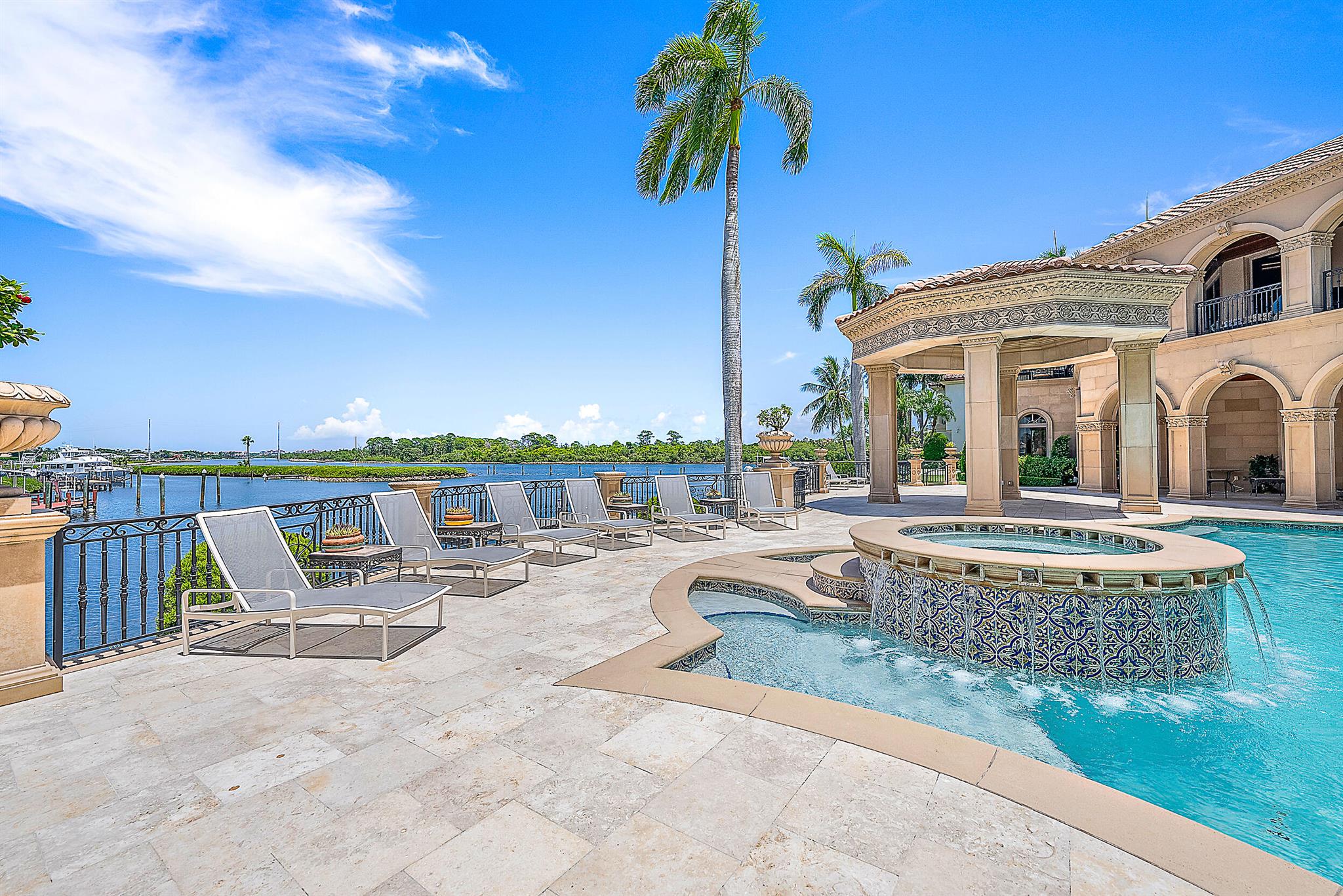 209 Commodore Dr Jupiter, FL 33477