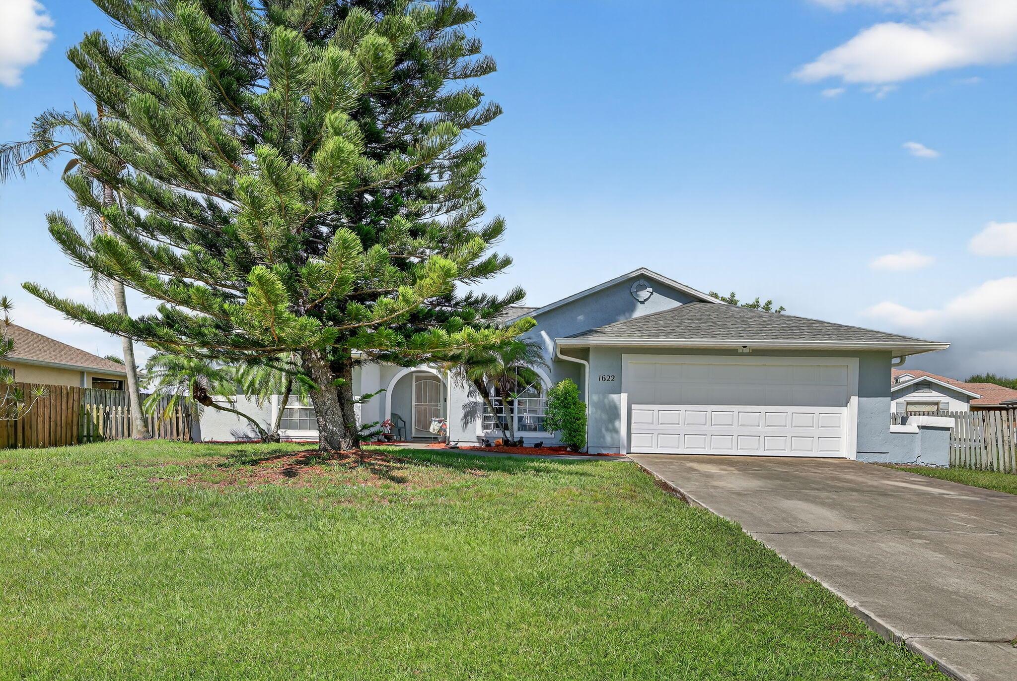 1622 SE Nancy Ln