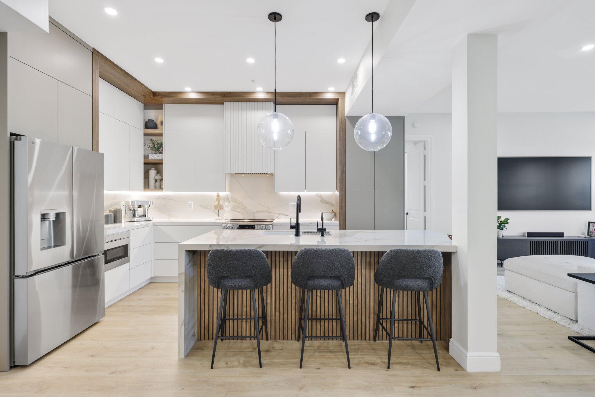 200 NE 2nd Ave #411