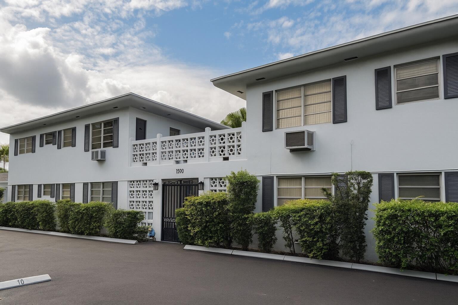 1500 S 20th Ave #000