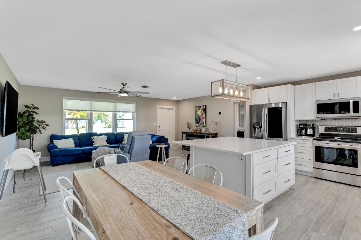 47 Ridgewood Cir Tequesta, FL 33469