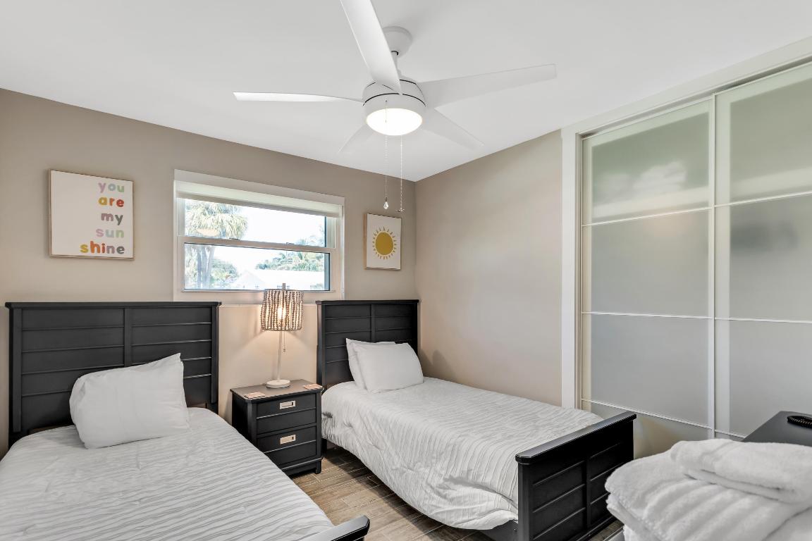 47 Ridgewood Cir Tequesta, FL 33469