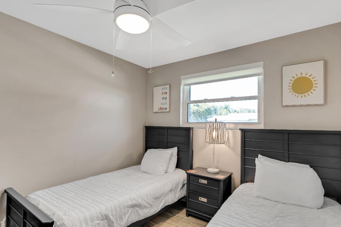 47 Ridgewood Cir Tequesta, FL 33469