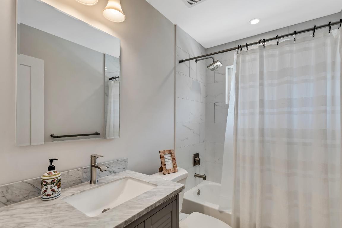 47 Ridgewood Cir Tequesta, FL 33469