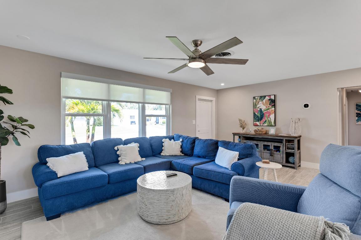 47 Ridgewood Cir Tequesta, FL 33469