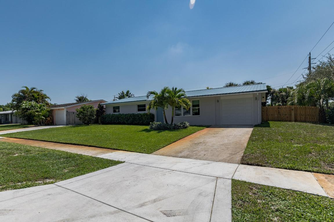 47 Ridgewood Cir Tequesta, FL 33469