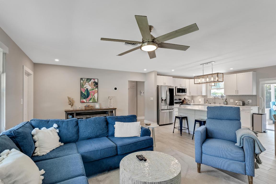 47 Ridgewood Cir Tequesta, FL 33469