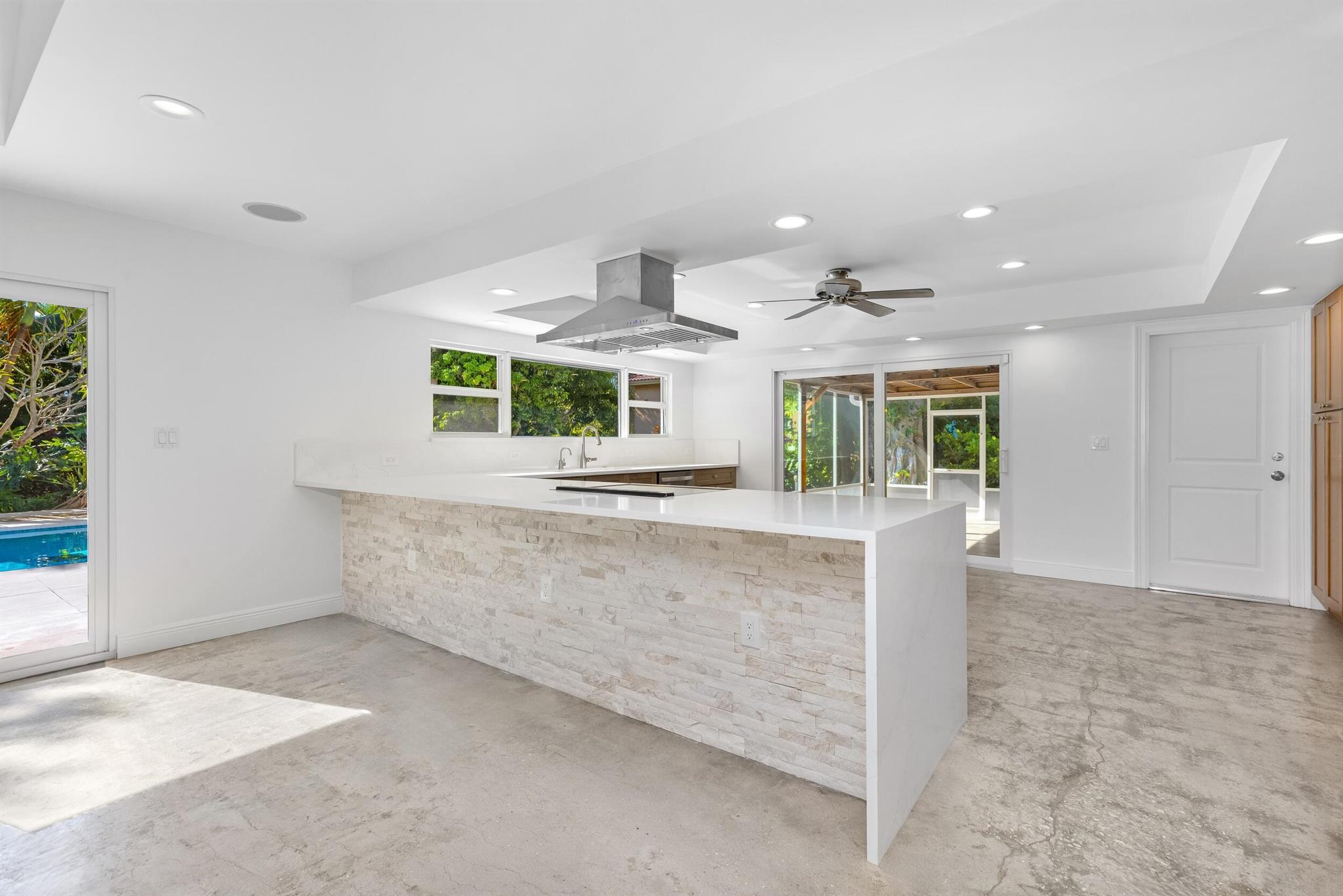 41 Coconut Ln Ocean Ridge, FL 33435