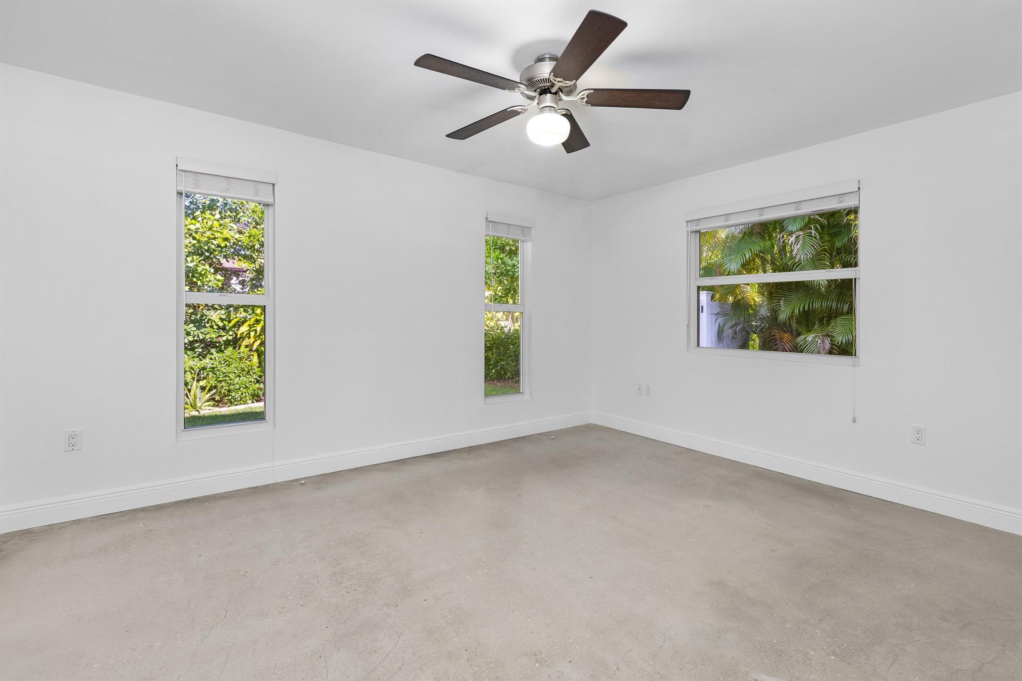 41 Coconut Ln Ocean Ridge, FL 33435