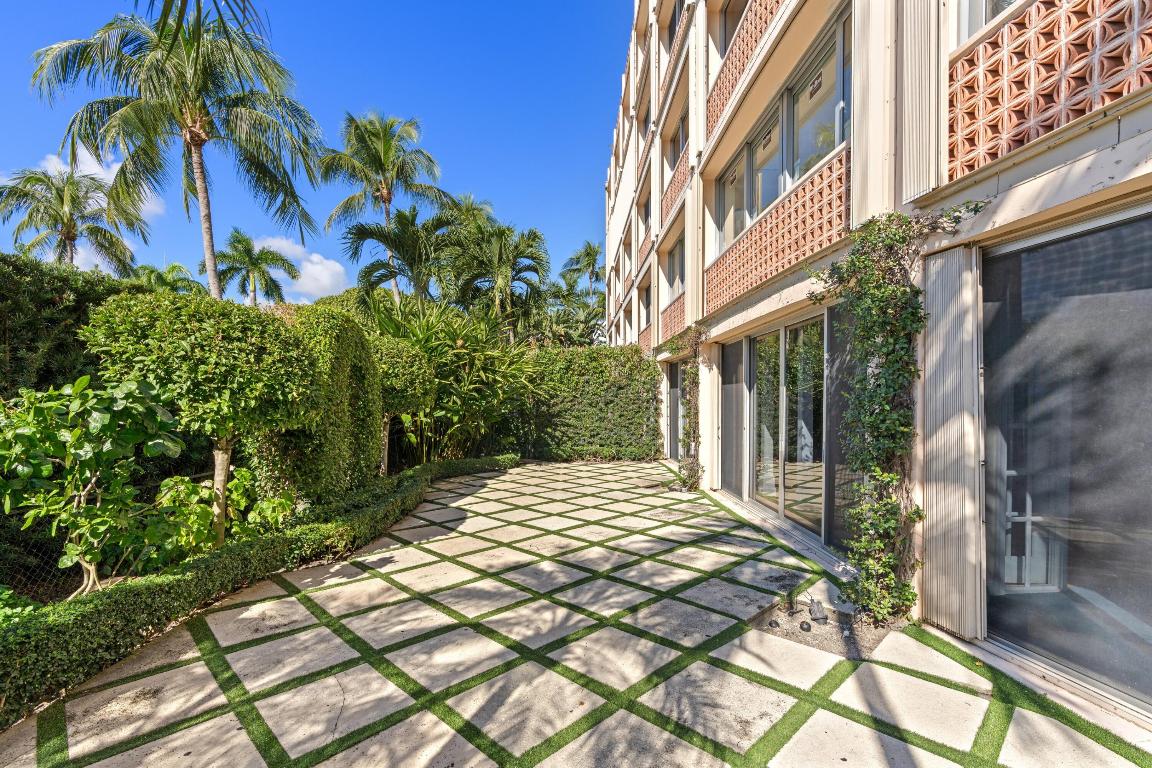 369 S Lake Dr #1d Palm Beach, FL 33480