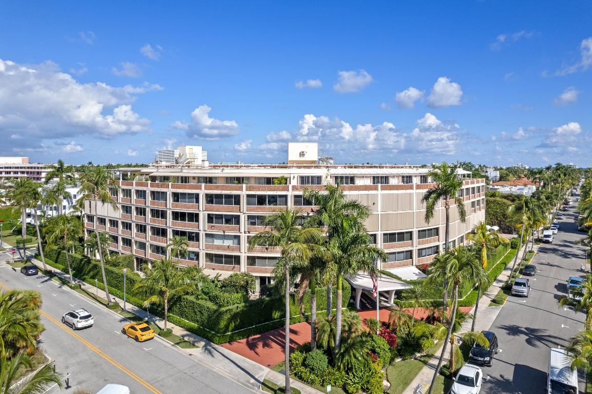 369 S Lake Dr #1d Palm Beach, FL 33480