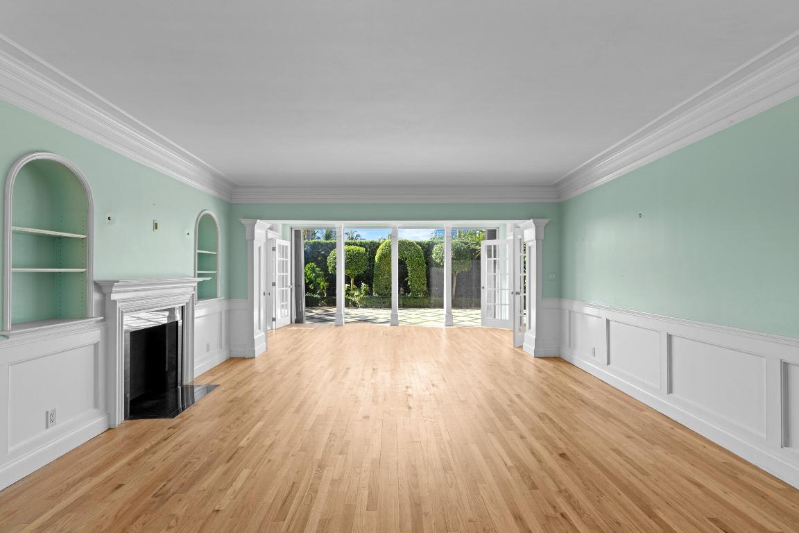 369 S Lake Dr #1d Palm Beach, FL 33480