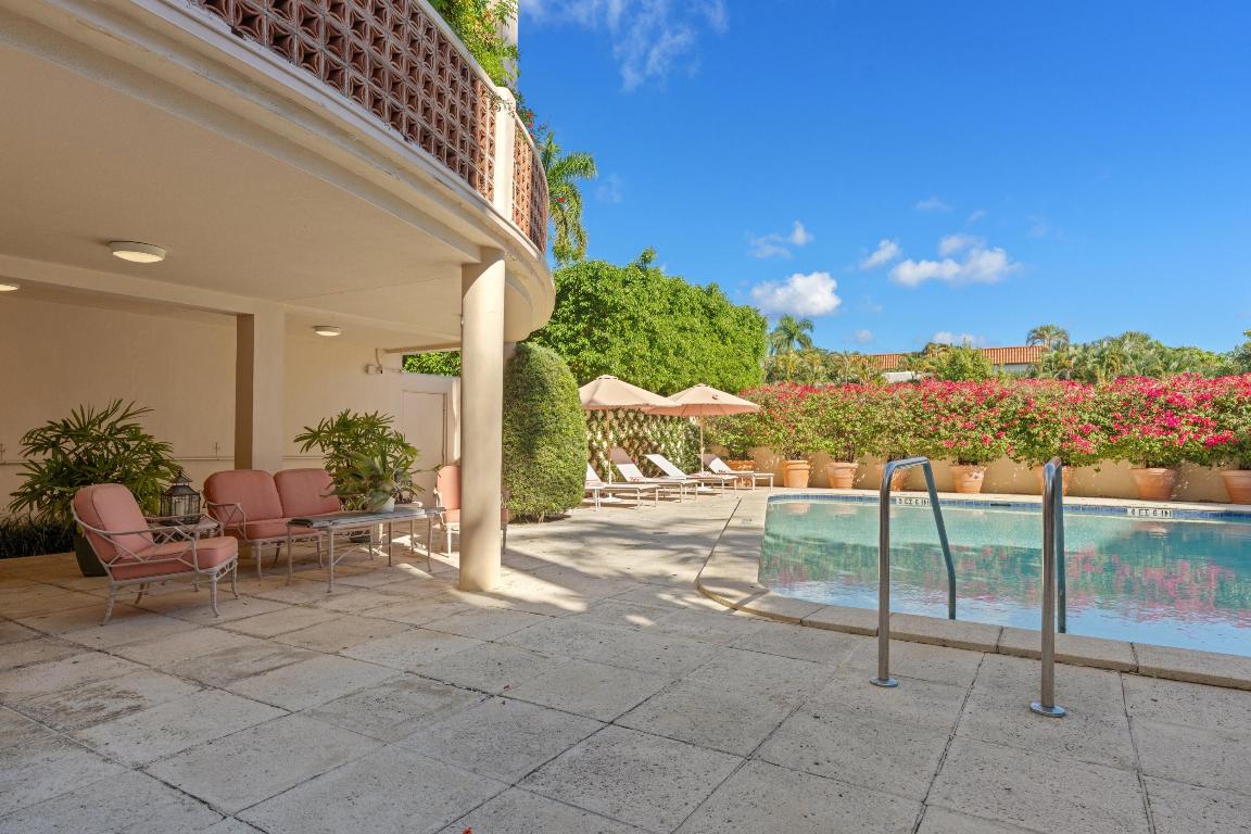 369 S Lake Dr #1d Palm Beach, FL 33480