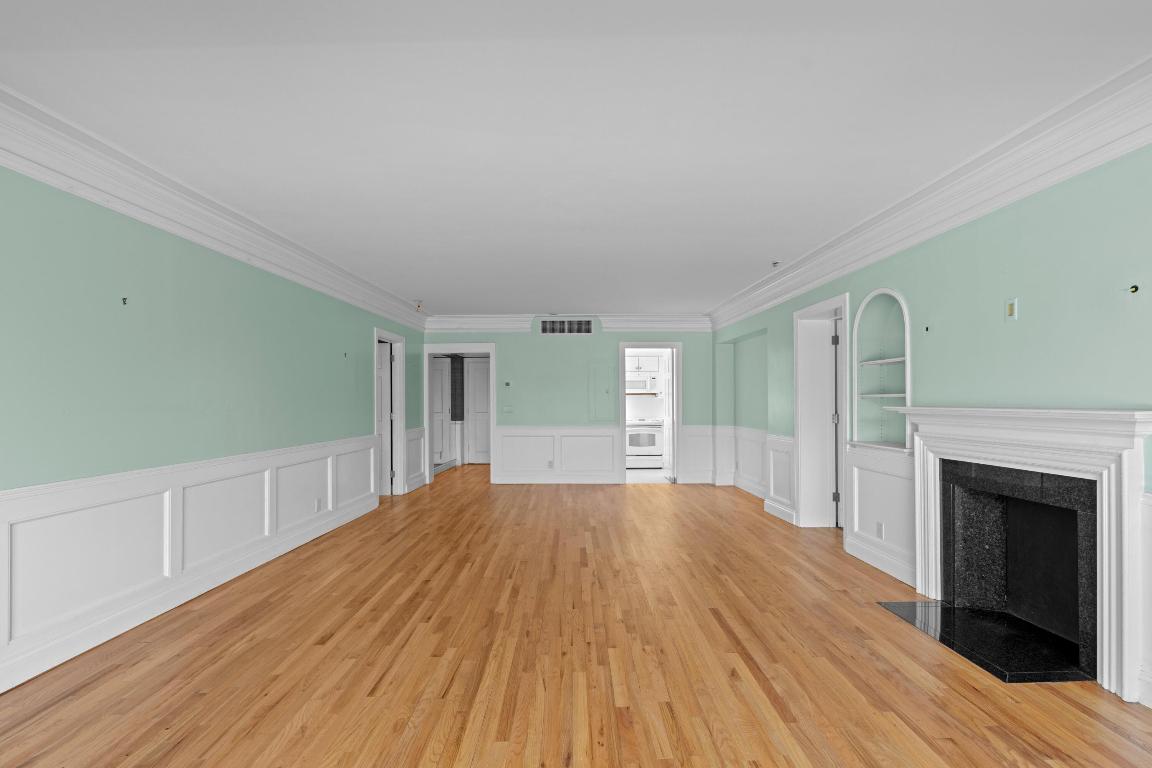 369 S Lake Dr #1d Palm Beach, FL 33480