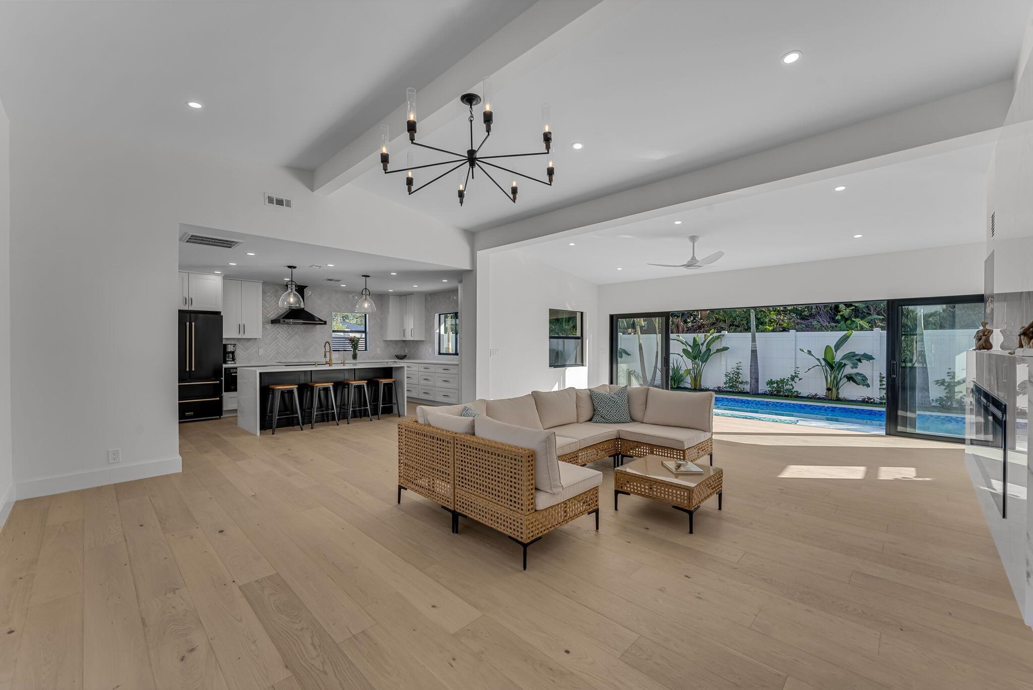 433 Aylesbury Rd Delray Beach, FL 33444