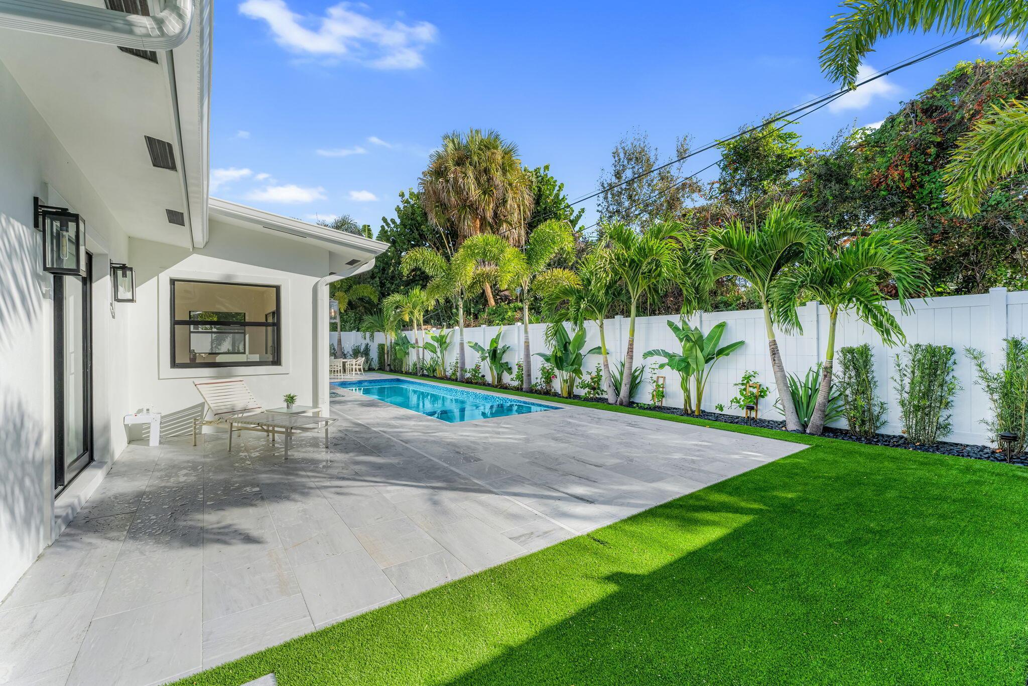 433 Aylesbury Rd Delray Beach, FL 33444