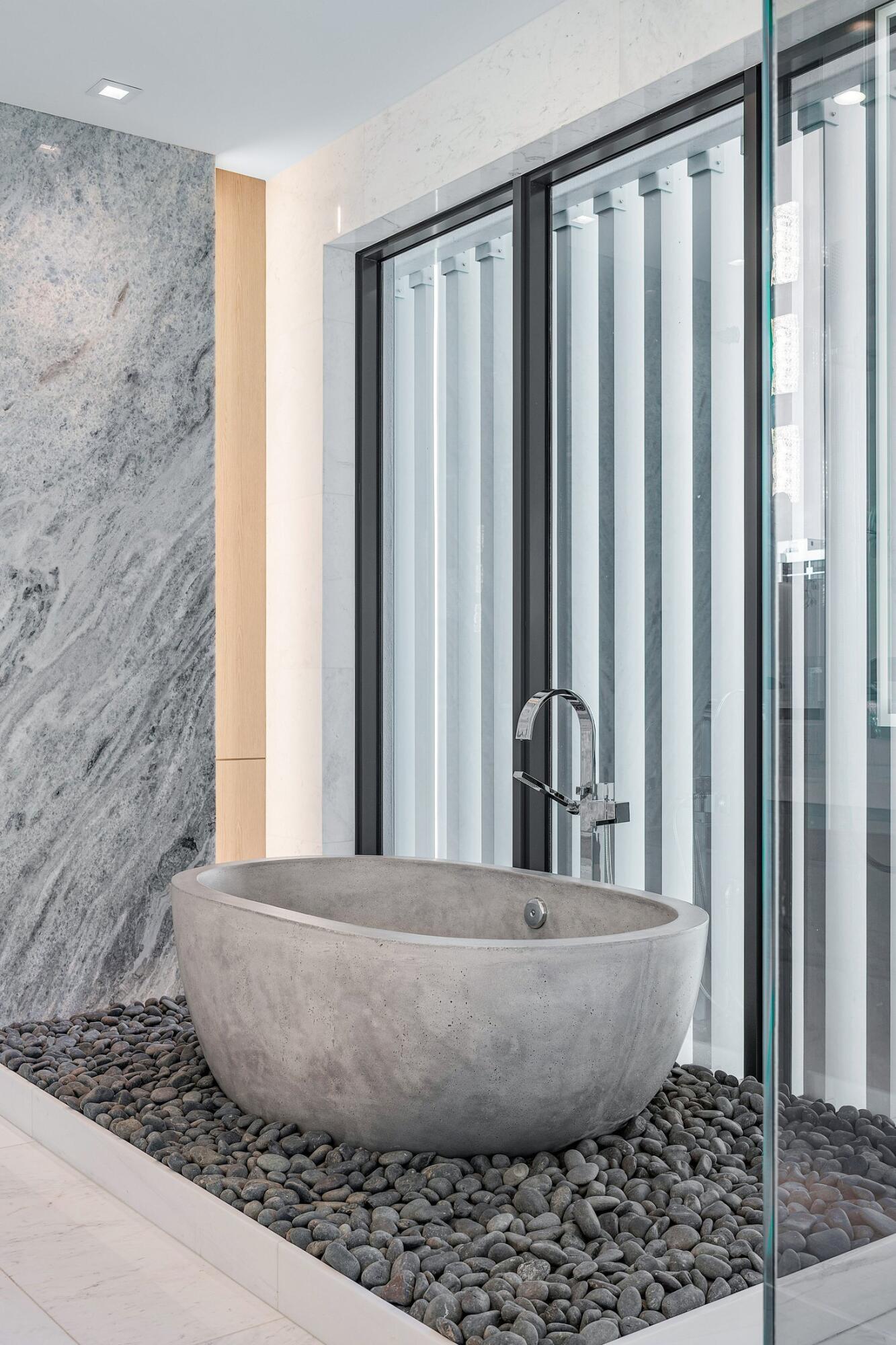 3425 S Ocean #4 Highland Beach, FL 33487