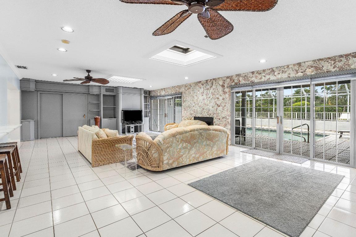 2041 Thatch Palm Boca Raton, FL 33432