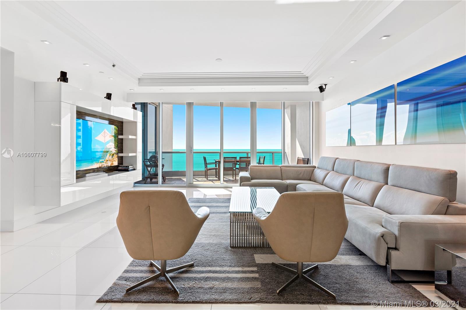 5959 Collins Ave #1104