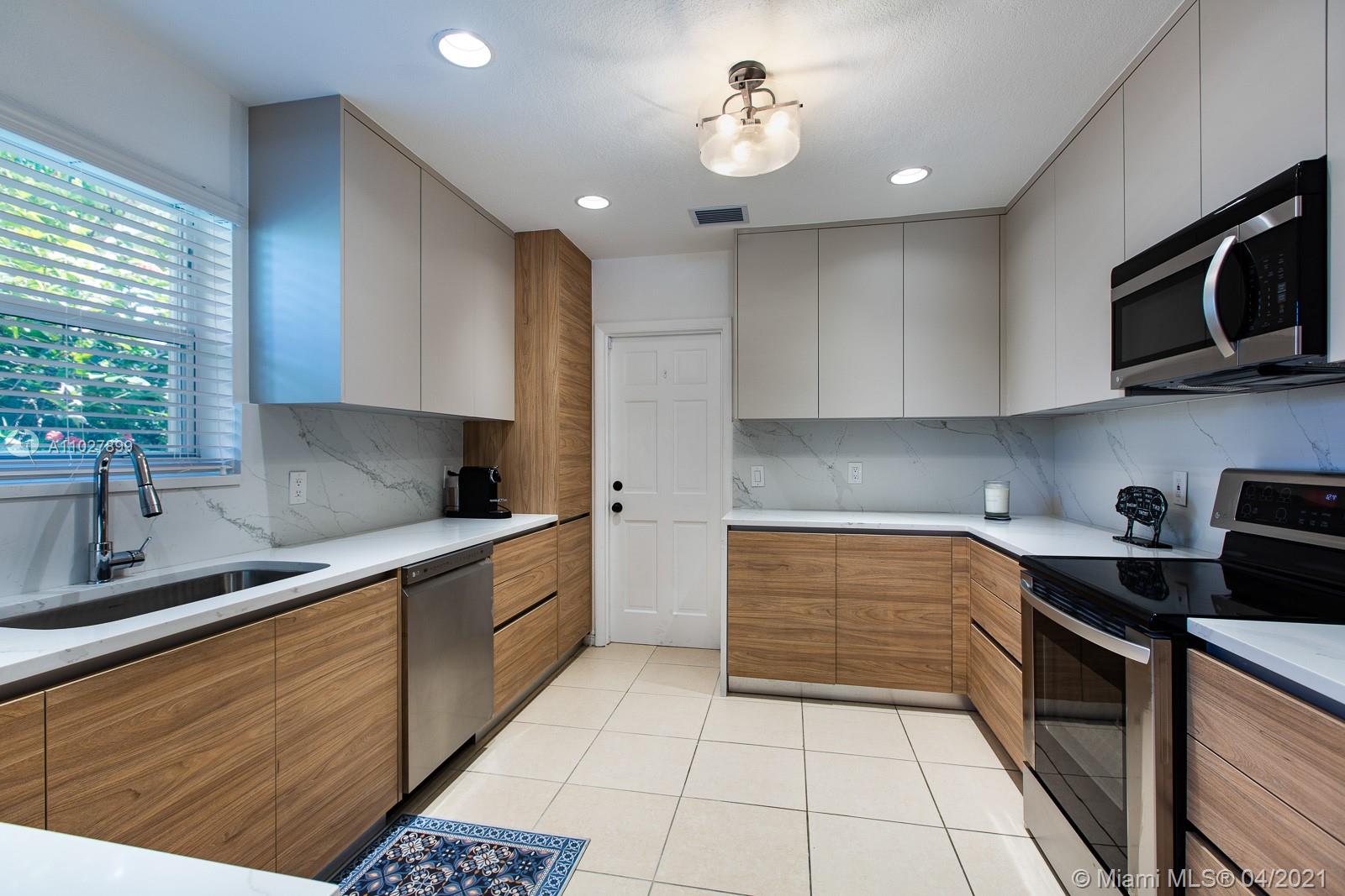 5810 Leonardo St Coral Gables, FL 33146