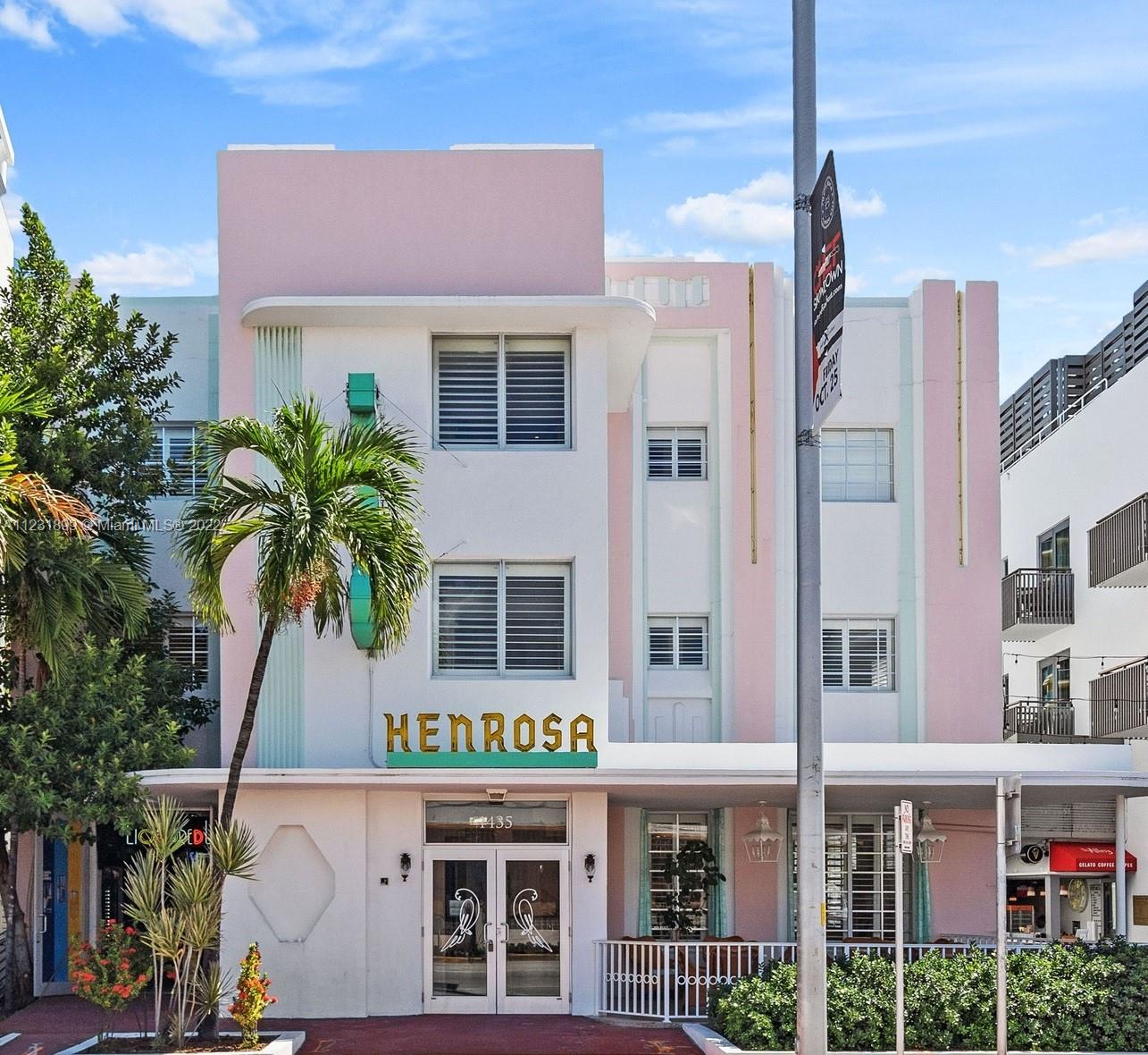 1435 Collins Ave