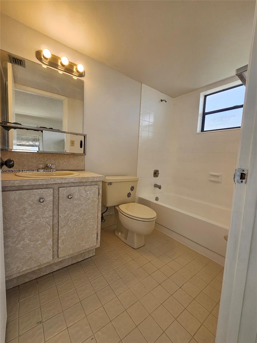 image PETER ALAN CONDO APTS16