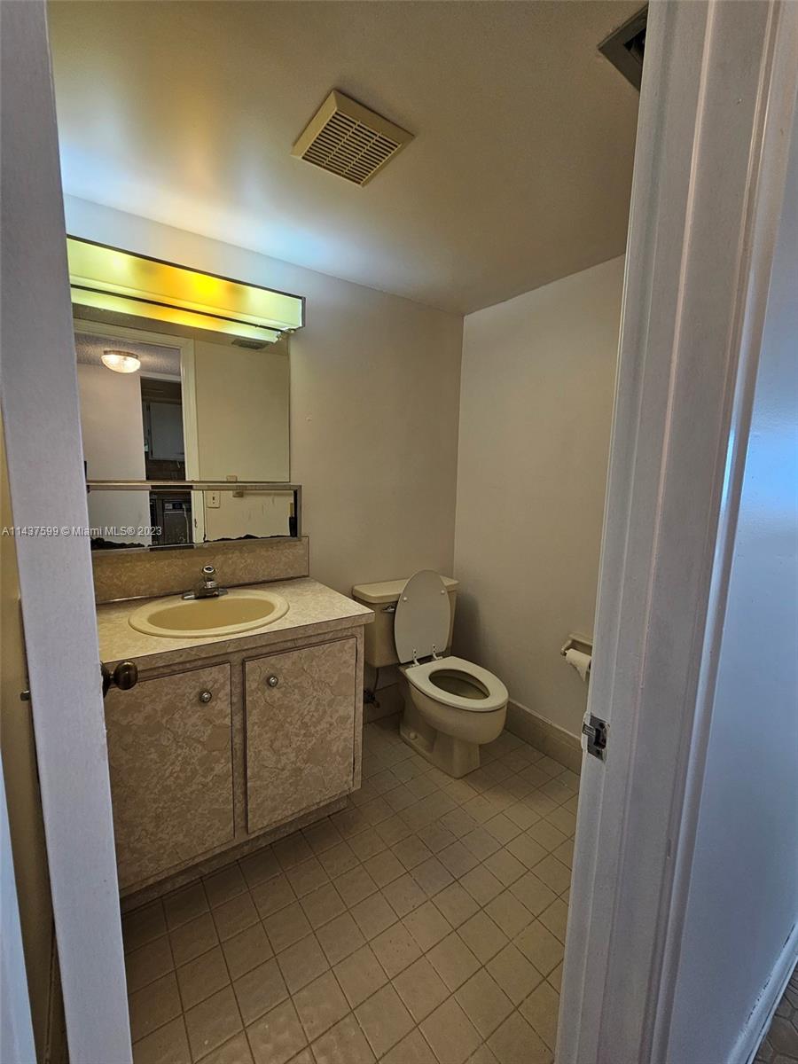 image PETER ALAN CONDO APTS4