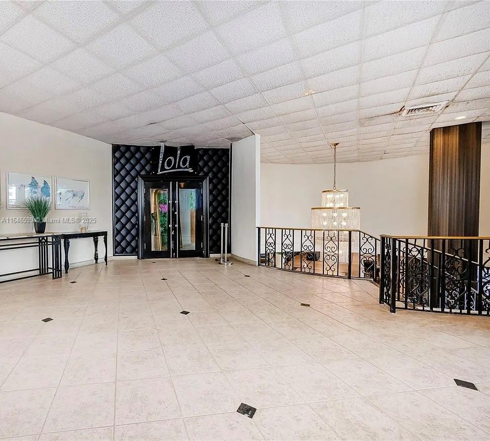image Oceanside Plaza47
