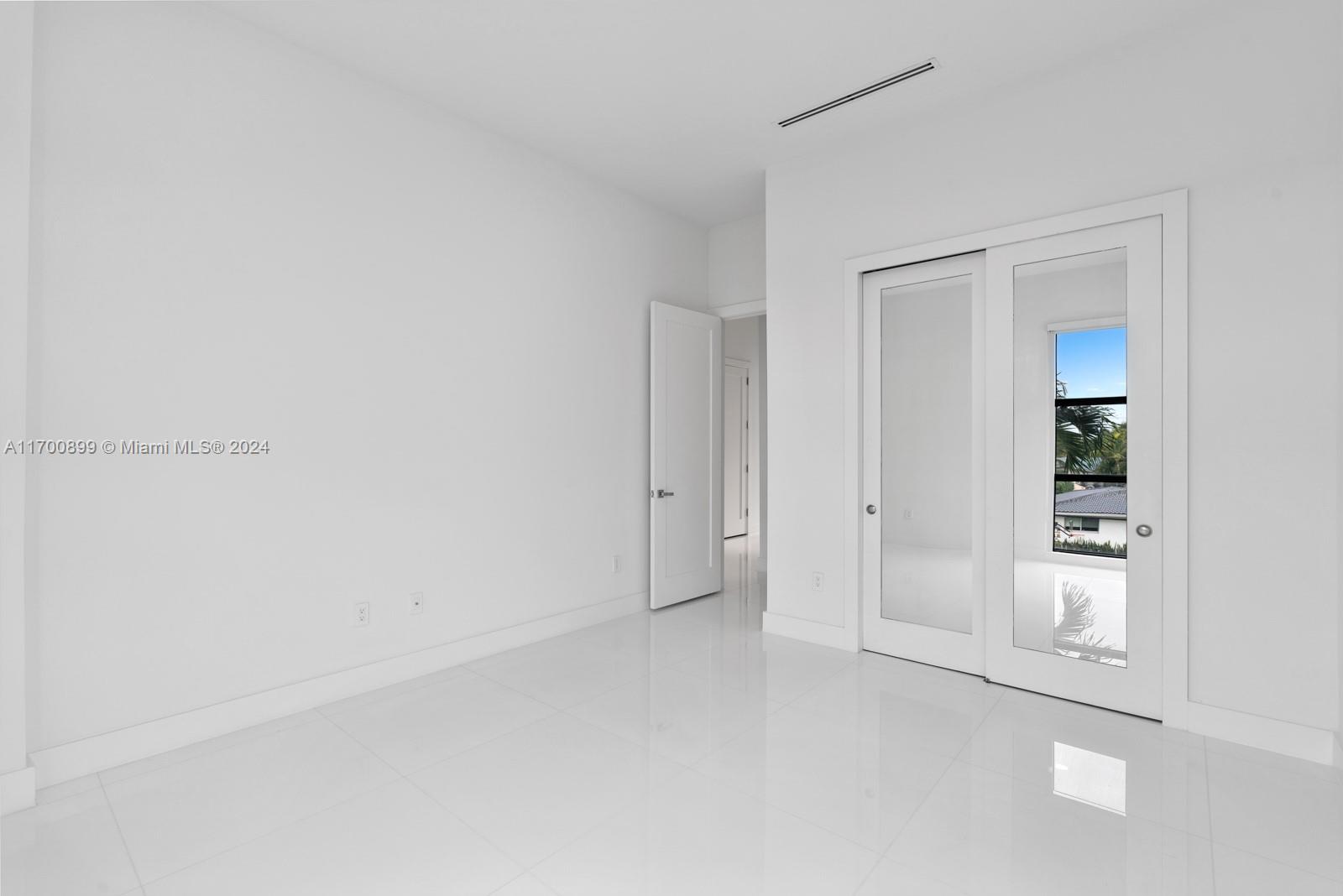 2040 NE 121st Rd North Miami, FL 33181 2040 NE 121st Rd North Miami, FL 33181
