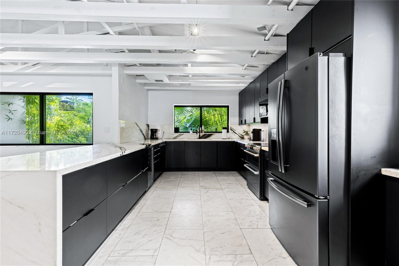 1061 NW North Riv Dr Miami, FL 33136