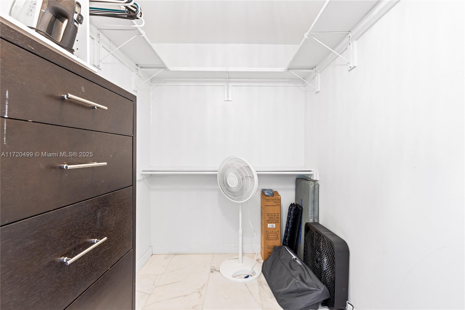 1061 NW North Riv Dr Miami, FL 33136