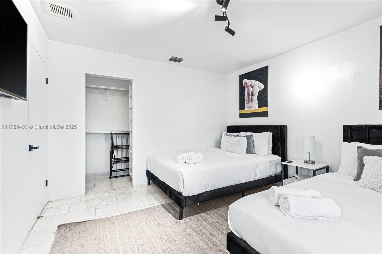 1061 NW North Riv Dr Miami, FL 33136