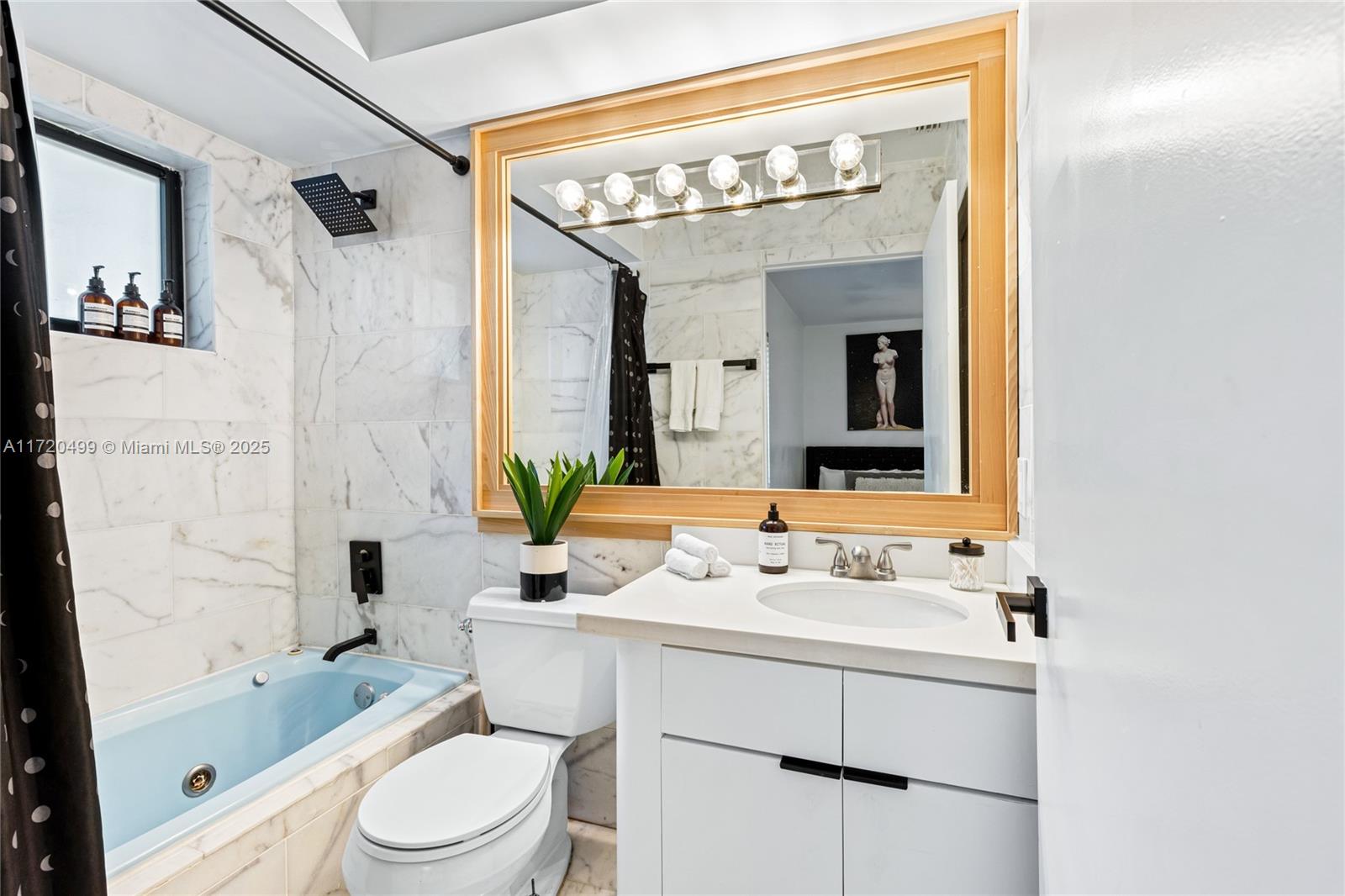 1061 NW North Riv Dr Miami, FL 33136