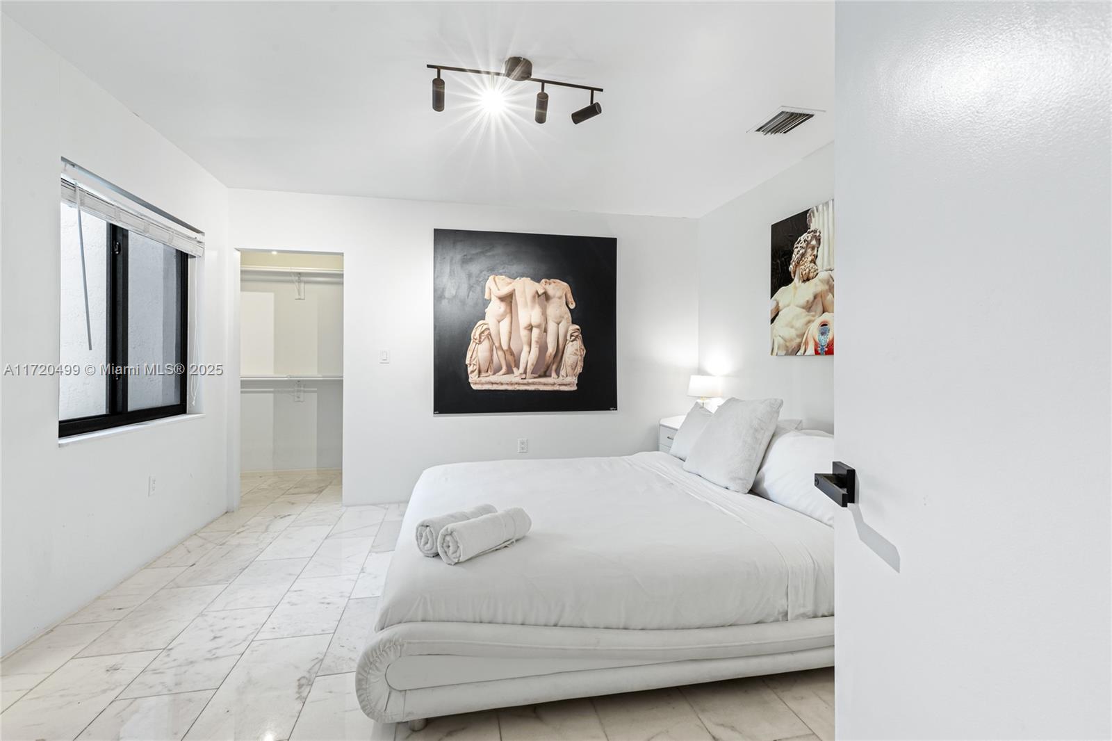 1061 NW North Riv Dr Miami, FL 33136