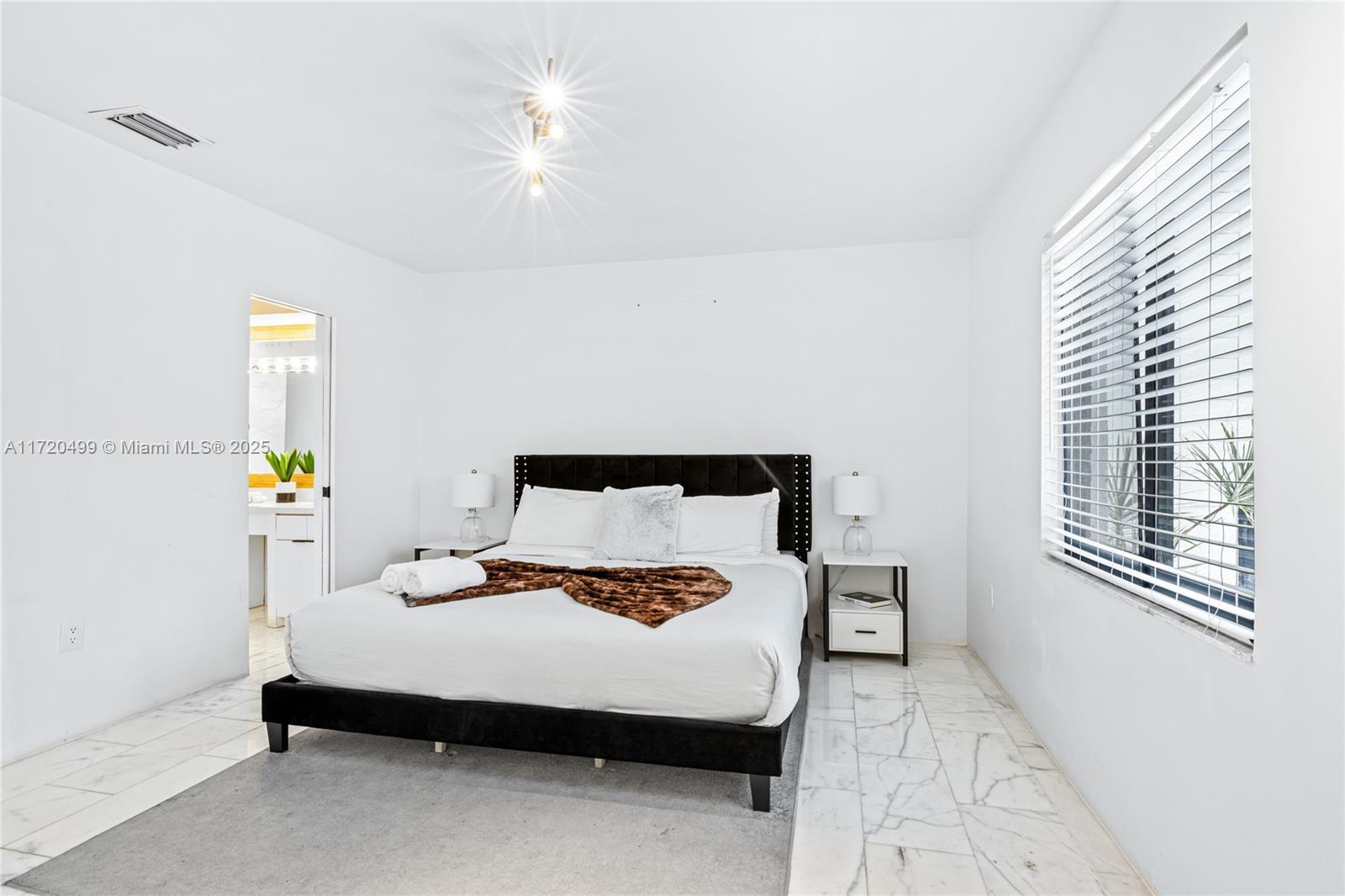 1061 NW North Riv Dr Miami, FL 33136