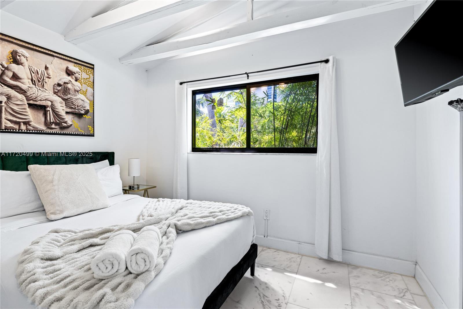 1061 NW North Riv Dr Miami, FL 33136