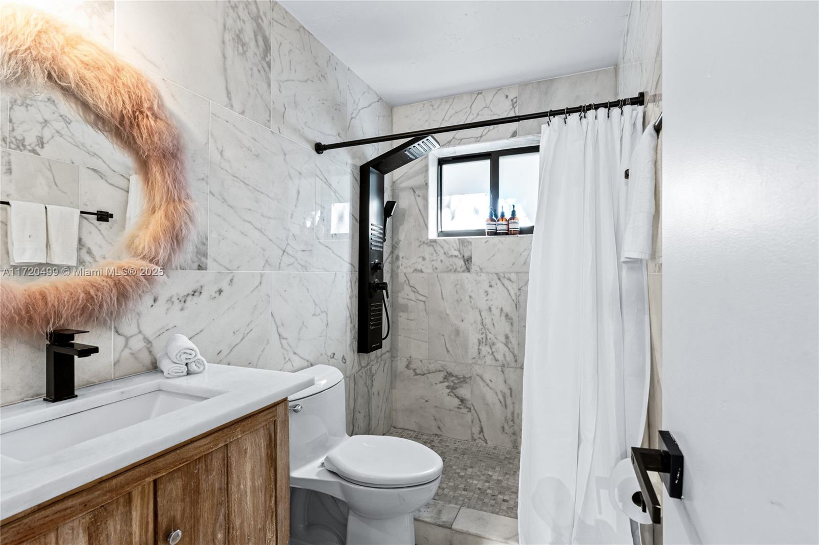 1061 NW North Riv Dr Miami, FL 33136