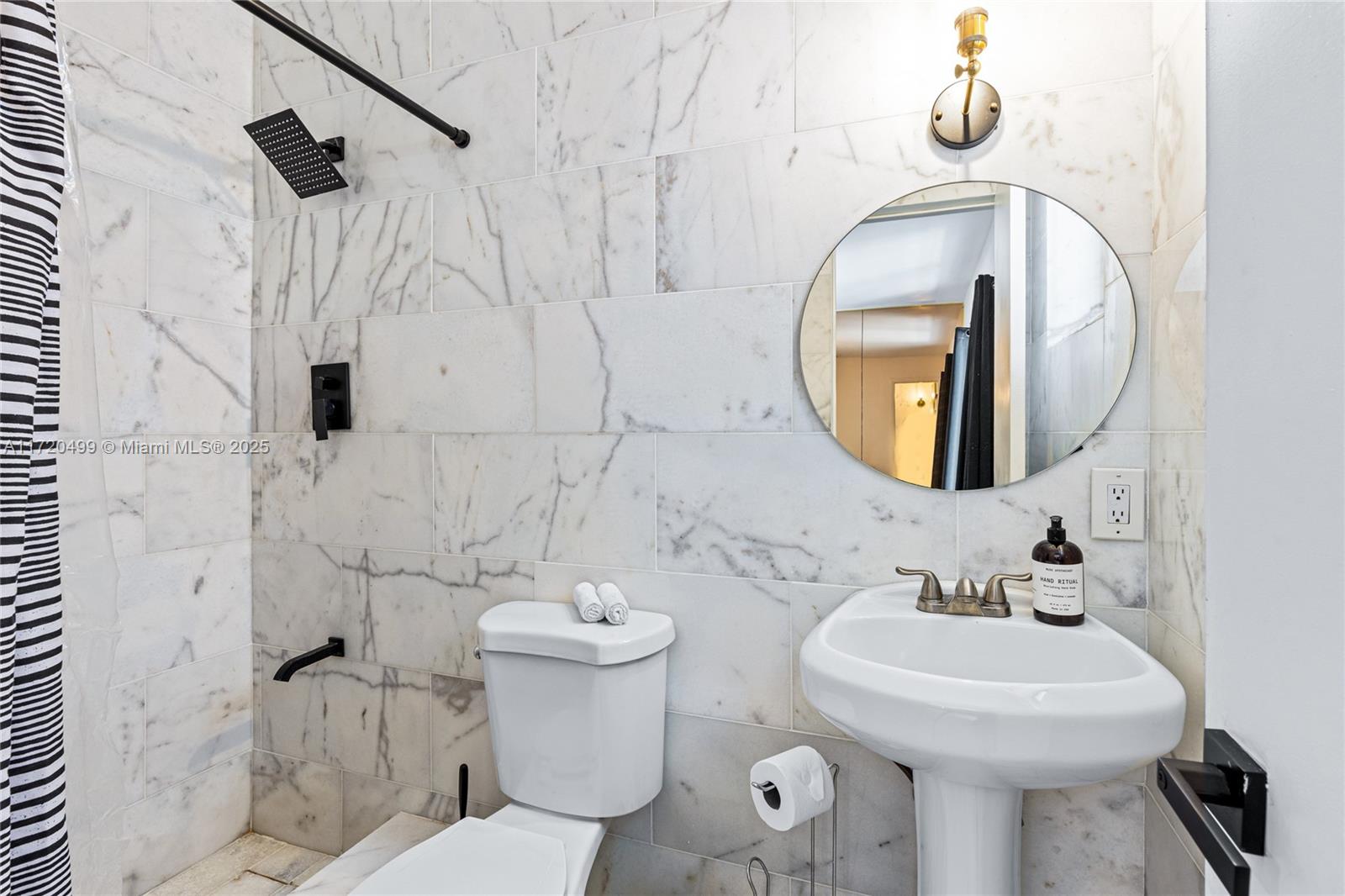 1061 NW North Riv Dr Miami, FL 33136