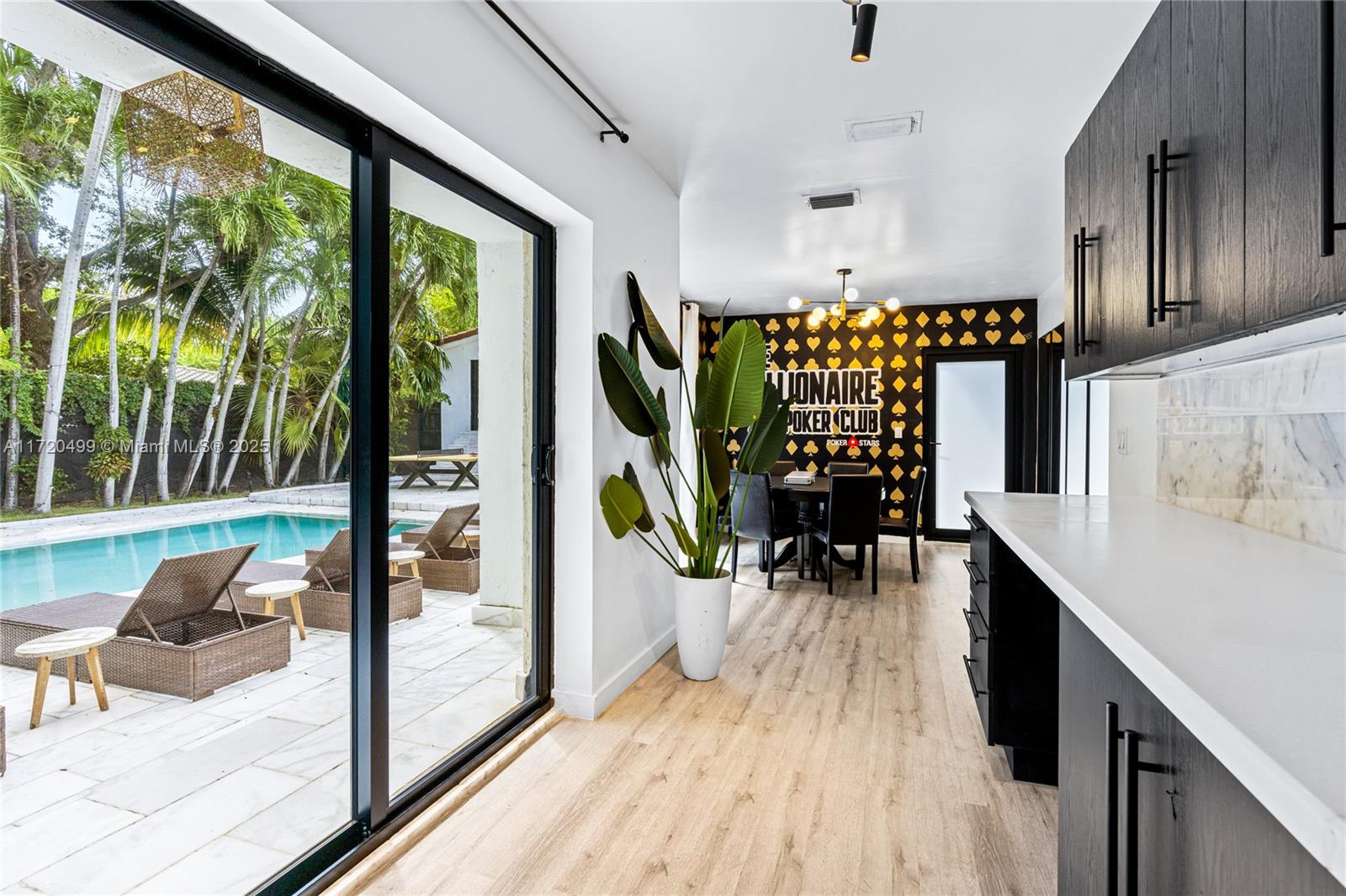 1061 NW North Riv Dr Miami, FL 33136