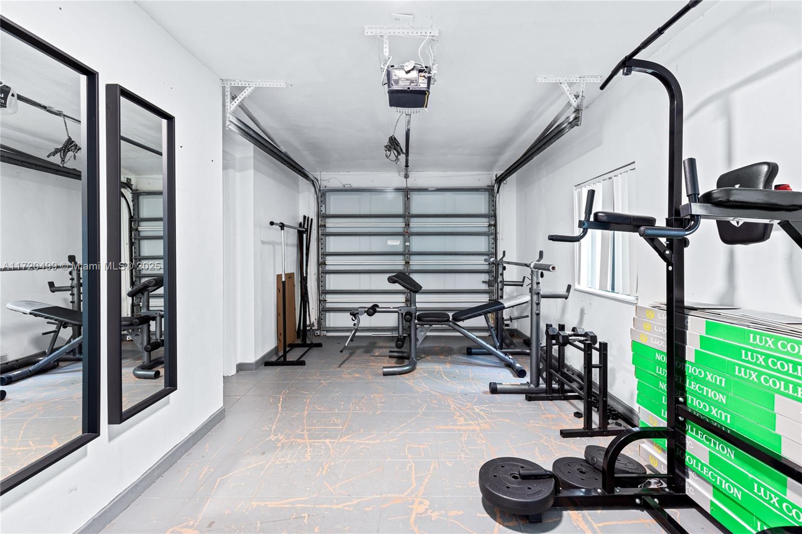 1061 NW North Riv Dr Miami, FL 33136