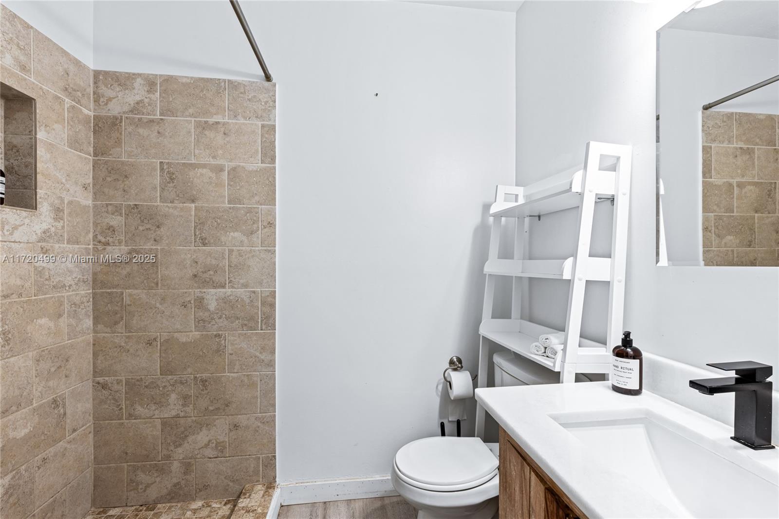 1061 NW North Riv Dr Miami, FL 33136