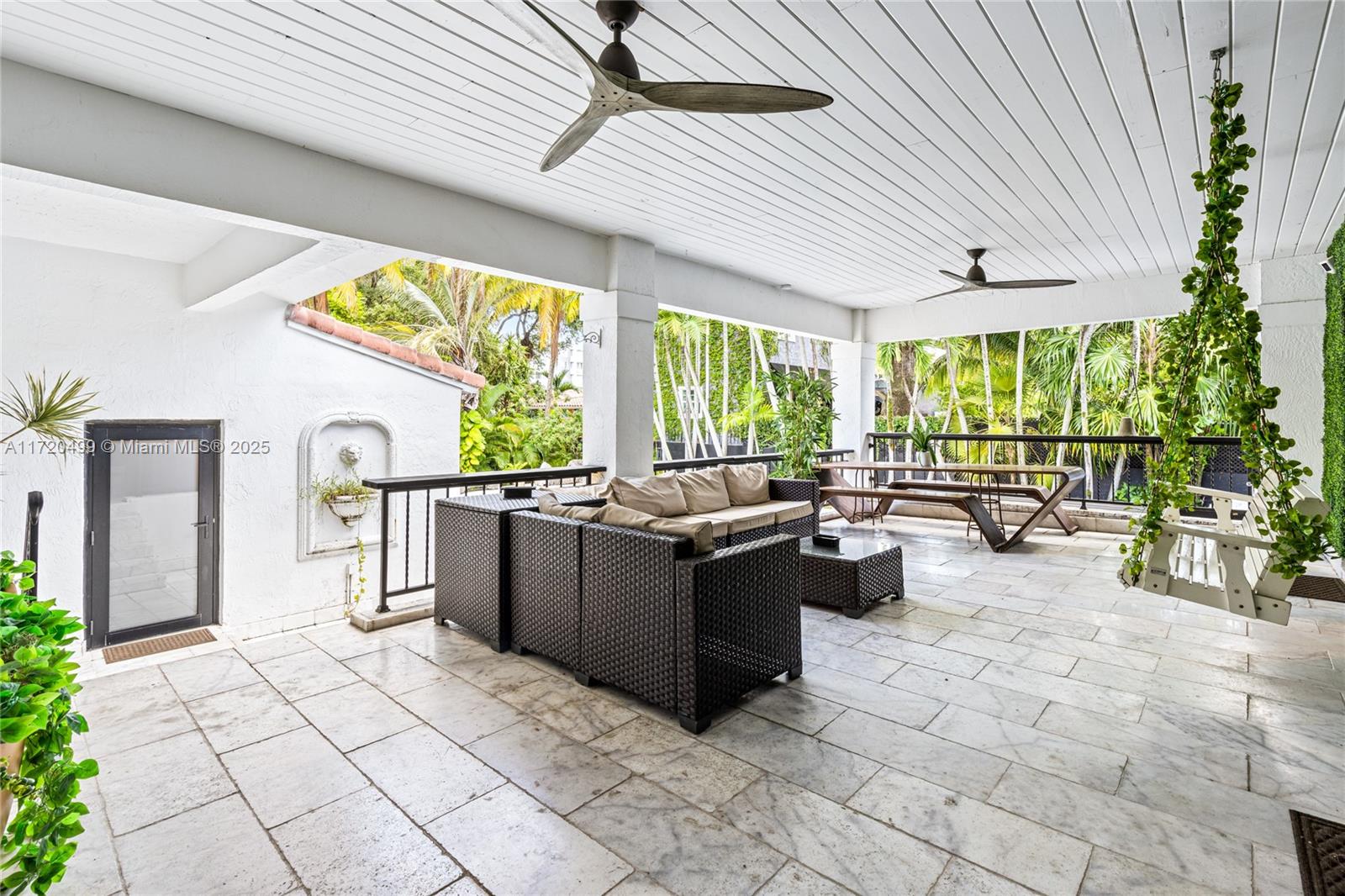 1061 NW North Riv Dr Miami, FL 33136