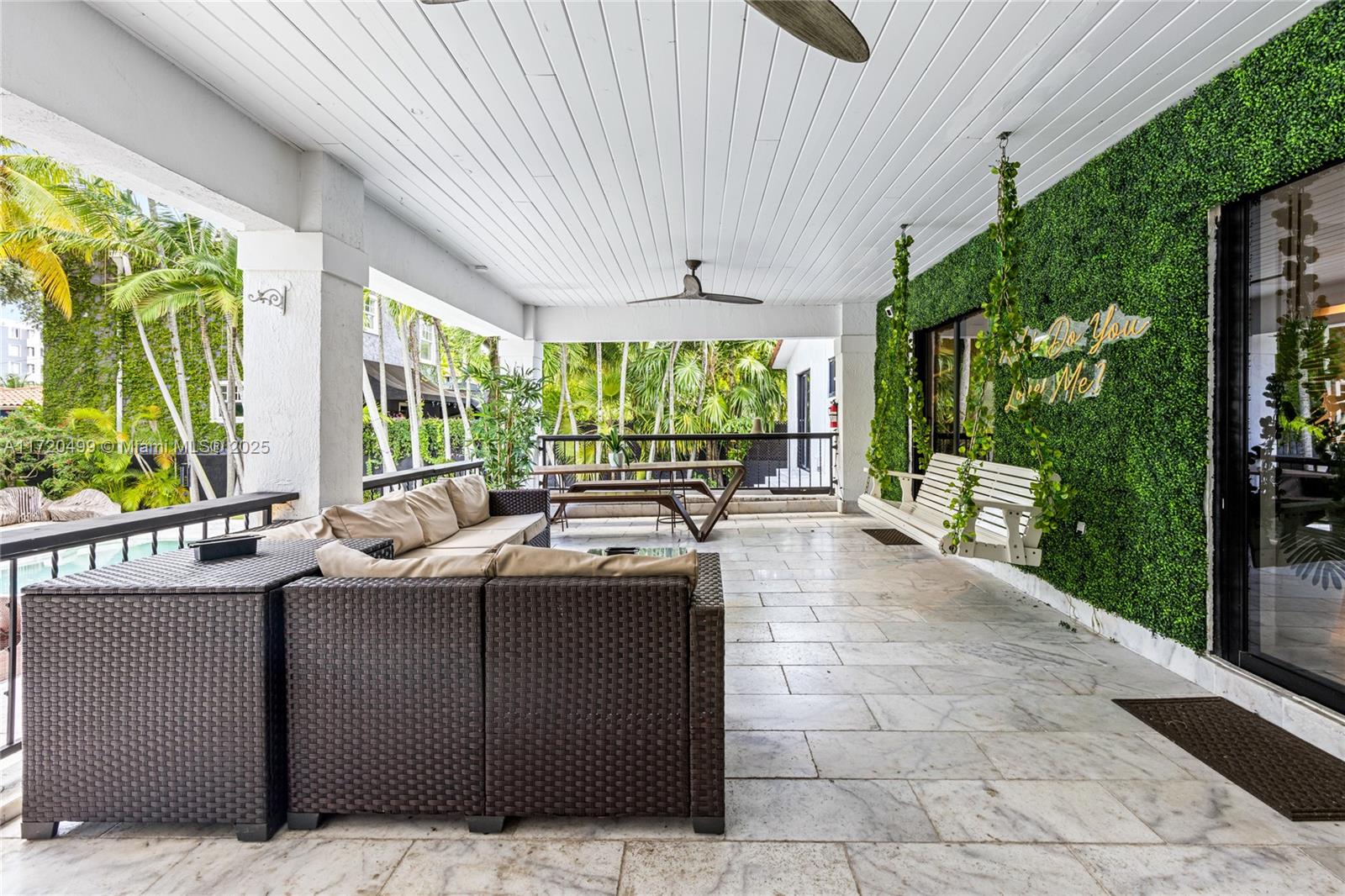 1061 NW North Riv Dr Miami, FL 33136