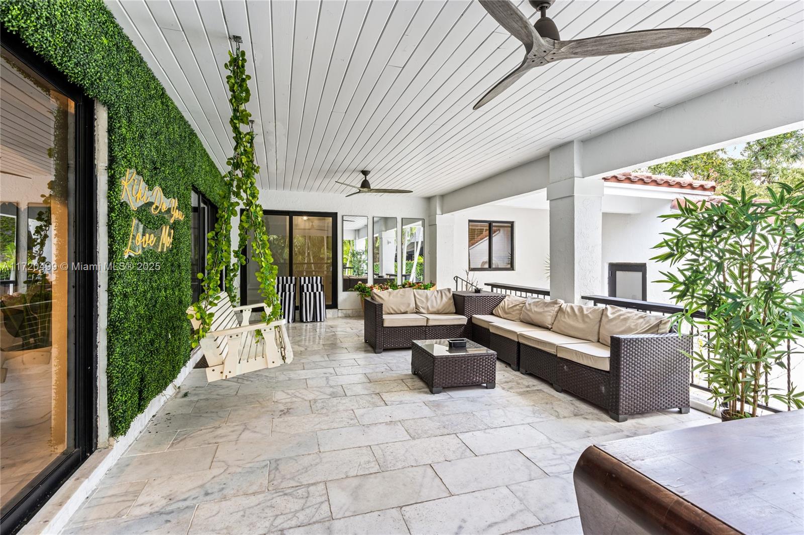 1061 NW North Riv Dr Miami, FL 33136