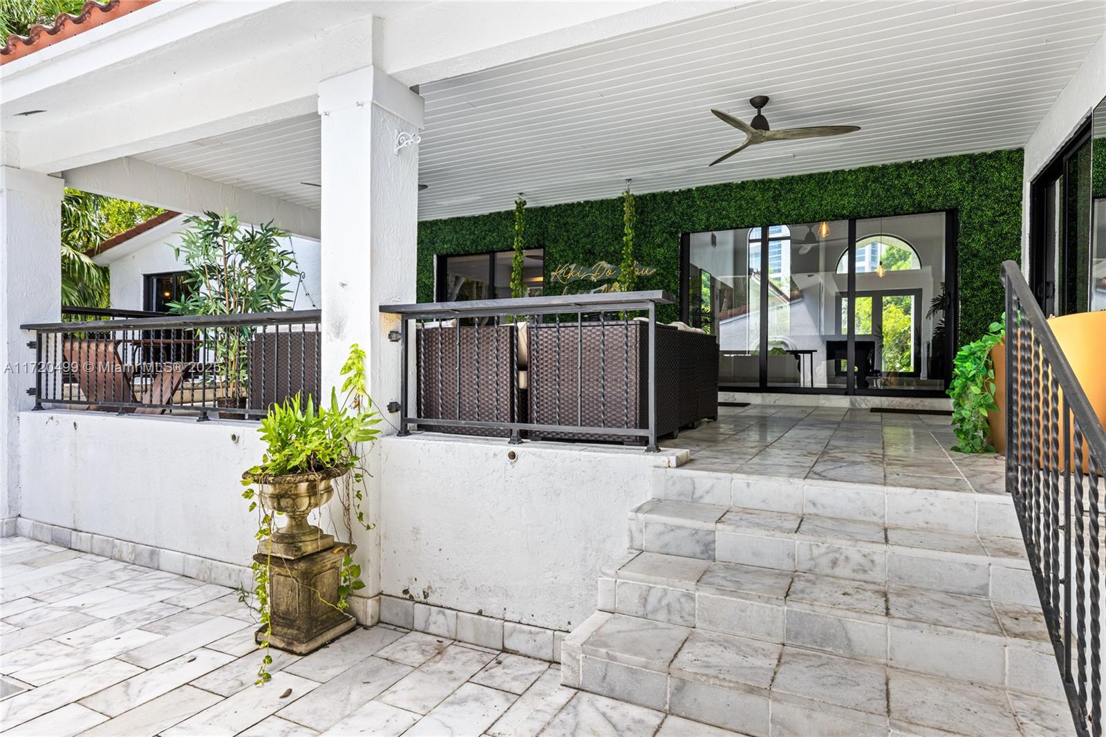 1061 NW North Riv Dr Miami, FL 33136