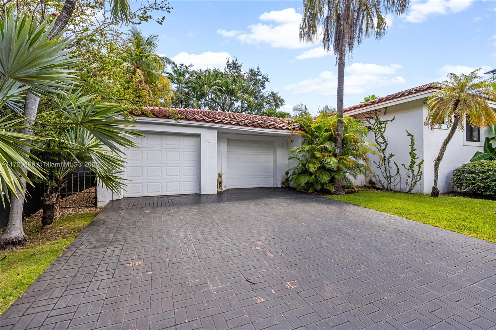 1061 NW North Riv Dr Miami, FL 33136