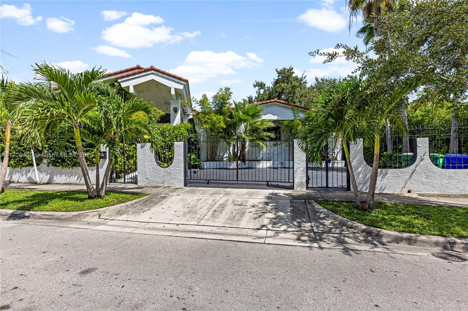 1061 NW North Riv Dr Miami, FL 33136