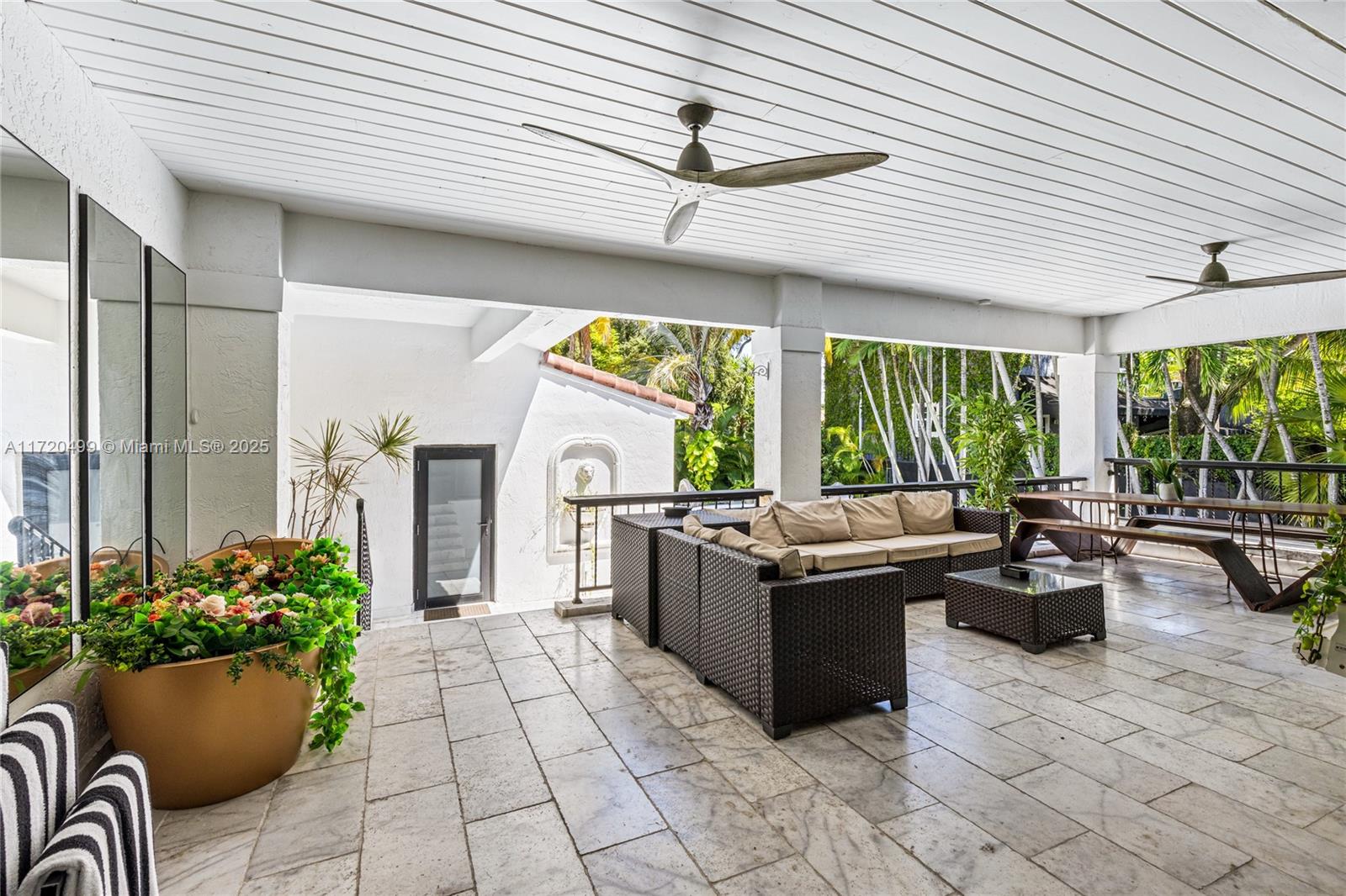 1061 NW North Riv Dr Miami, FL 33136