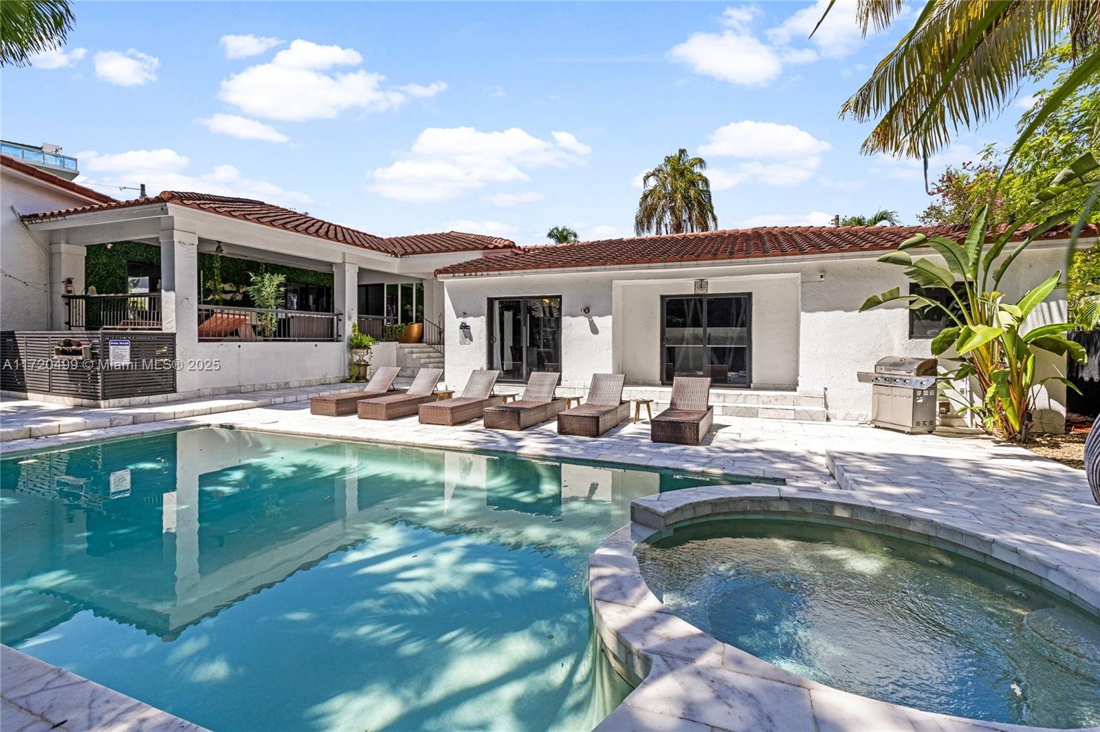 1061 NW North Riv Dr Miami, FL 33136