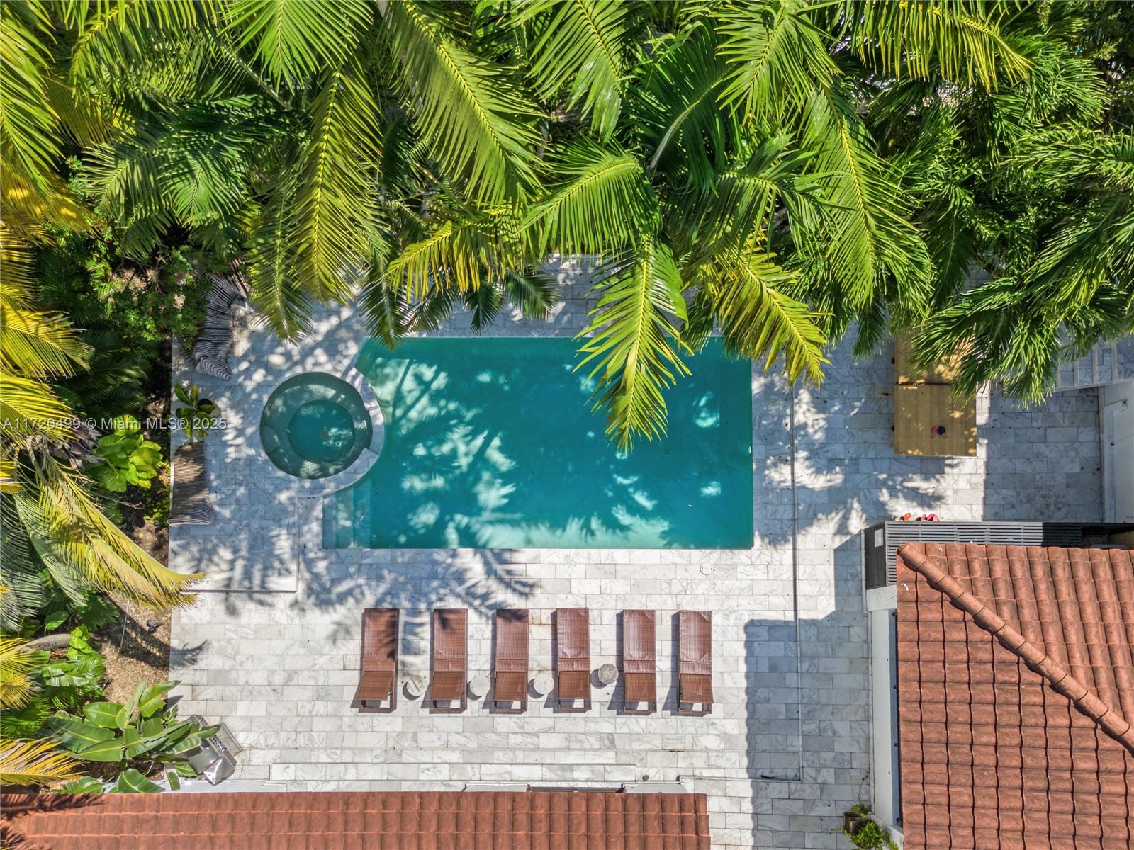 1061 NW North Riv Dr Miami, FL 33136